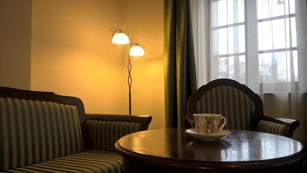 Bed and Breakfast Resursa Zyrardow Zimmer foto