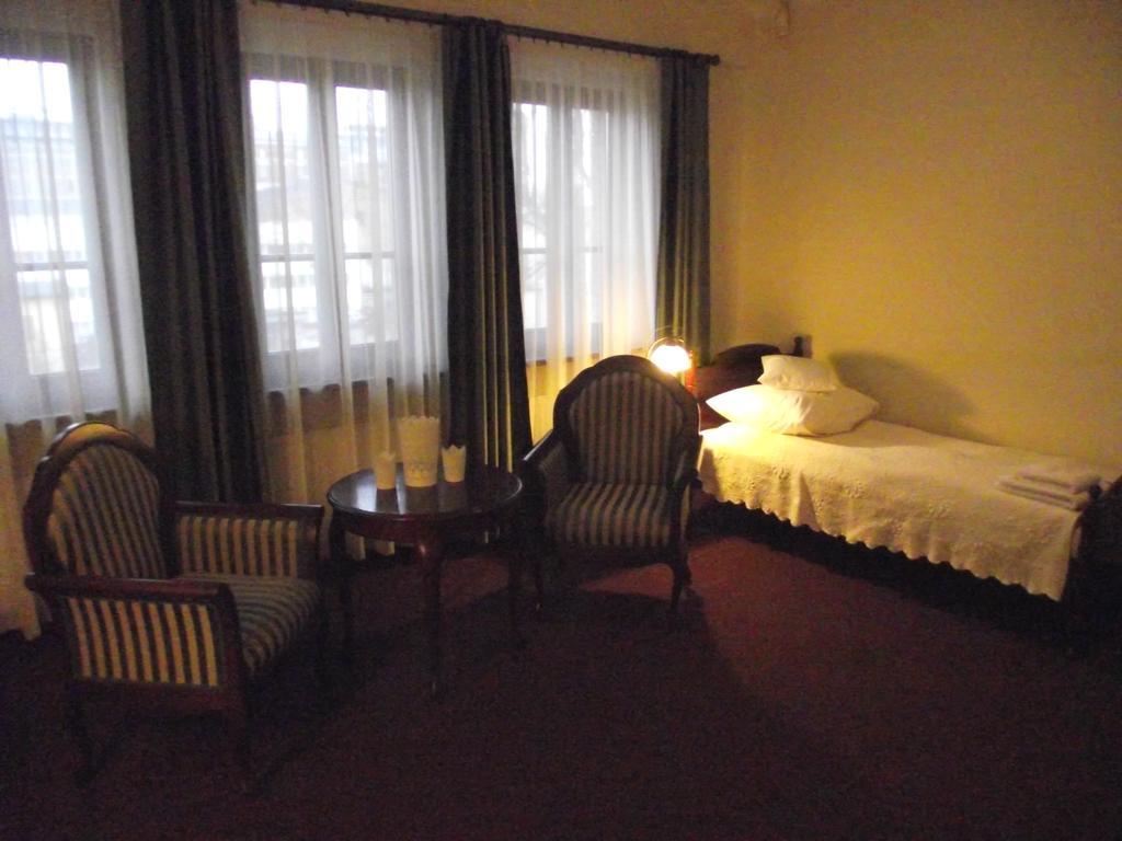 Bed and Breakfast Resursa Zyrardow Zimmer foto