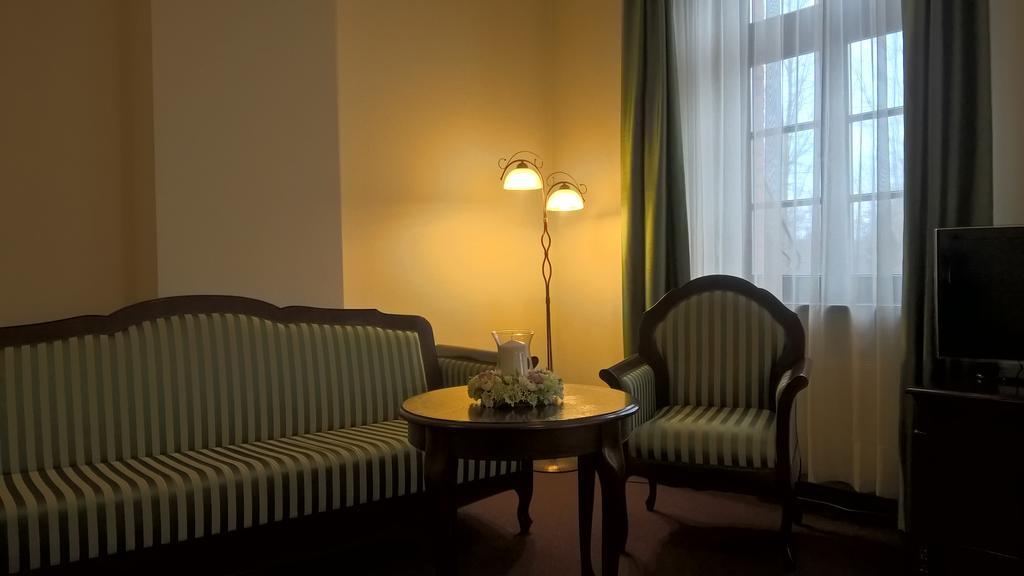 Bed and Breakfast Resursa Zyrardow Zimmer foto