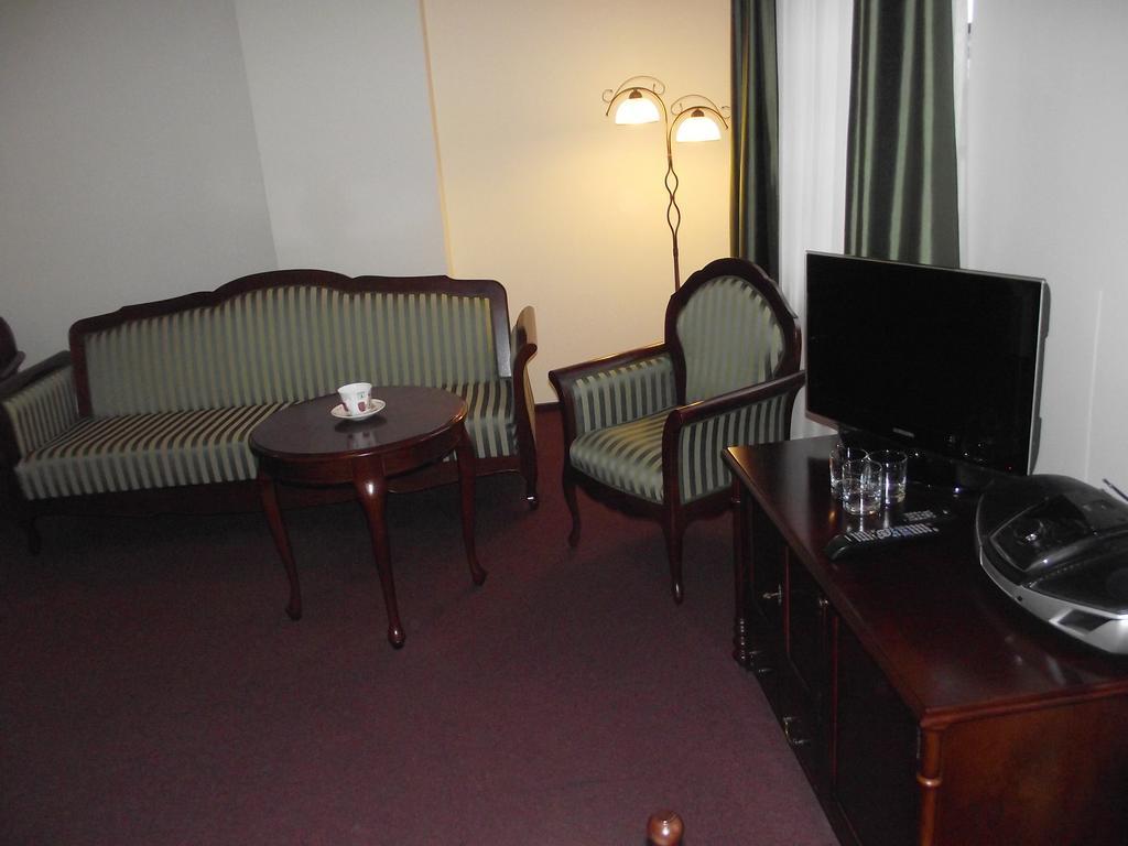 Bed and Breakfast Resursa Zyrardow Zimmer foto